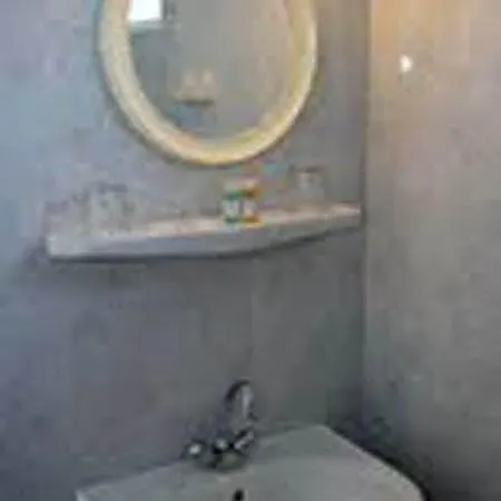 Daniel Hotel 2*